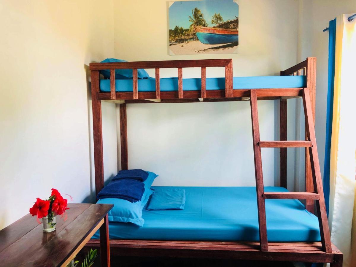 Tres Islas Hostel Хенераль-Луна Екстер'єр фото